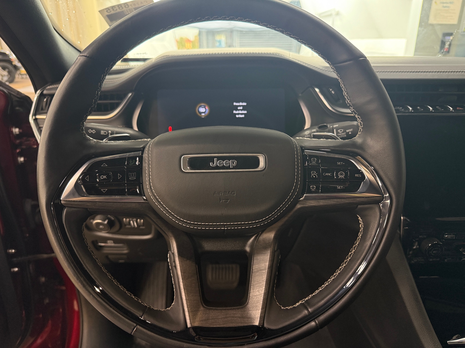 Thumbnail: 2023 Jeep Grand Cherokee L - 4