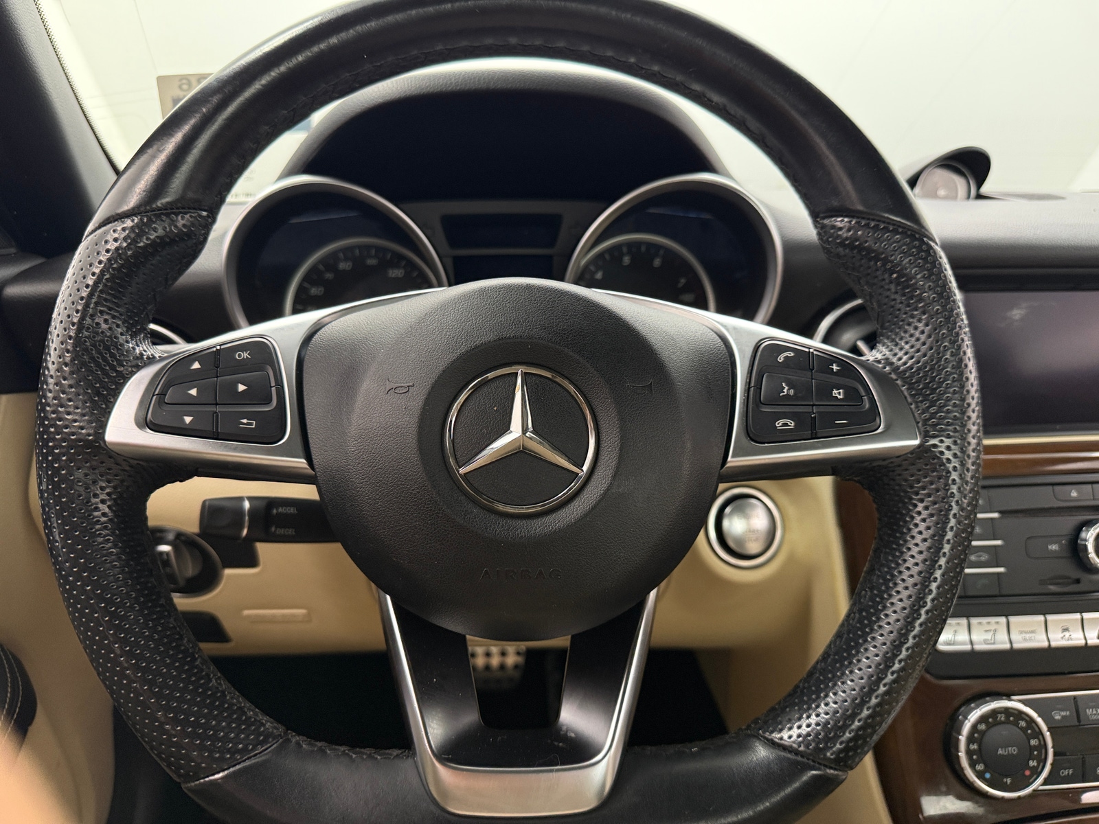 Thumbnail: 2017 Mercedes-Benz SLC - 4