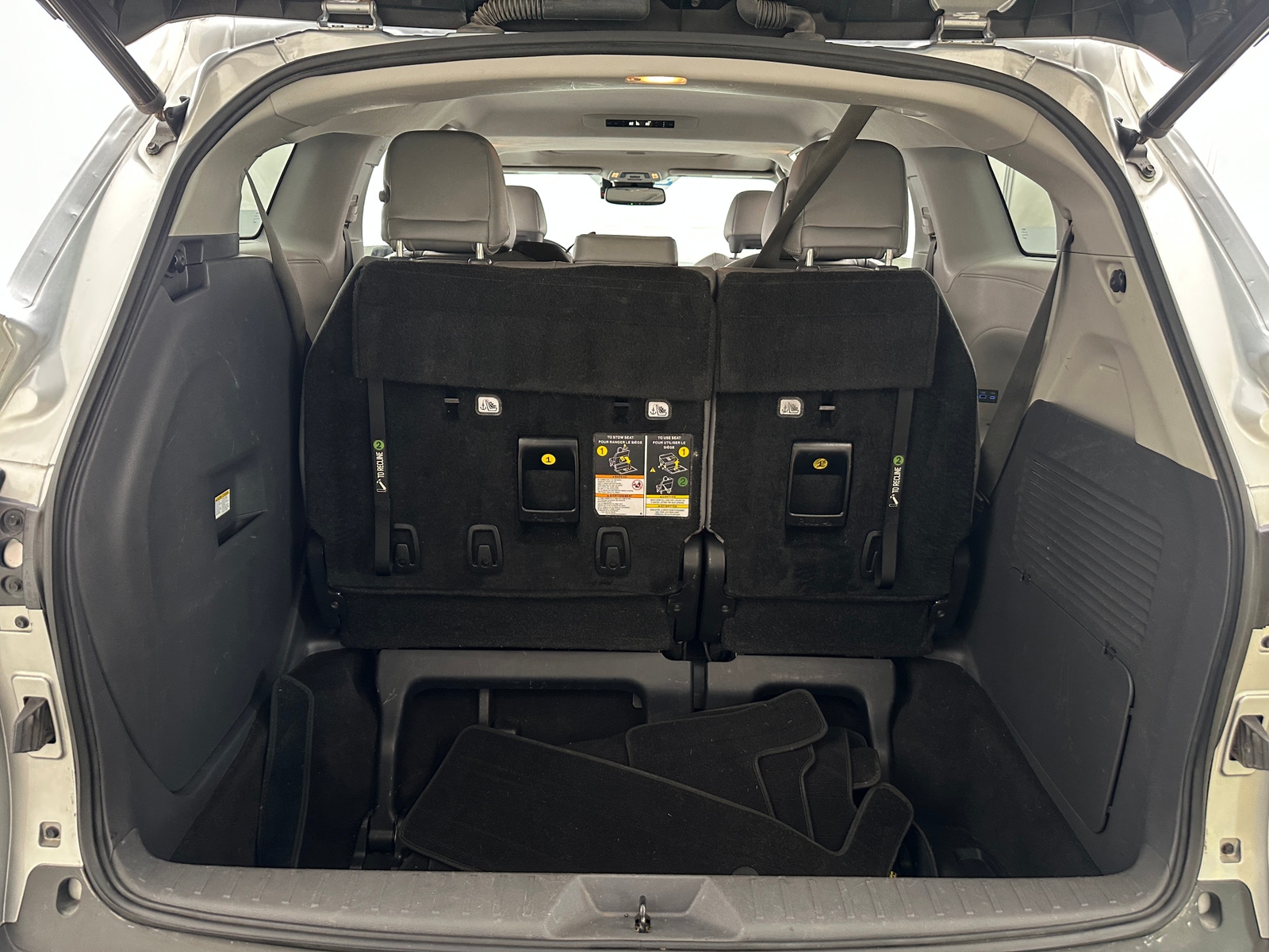 Thumbnail: 2021 Toyota Sienna - 6
