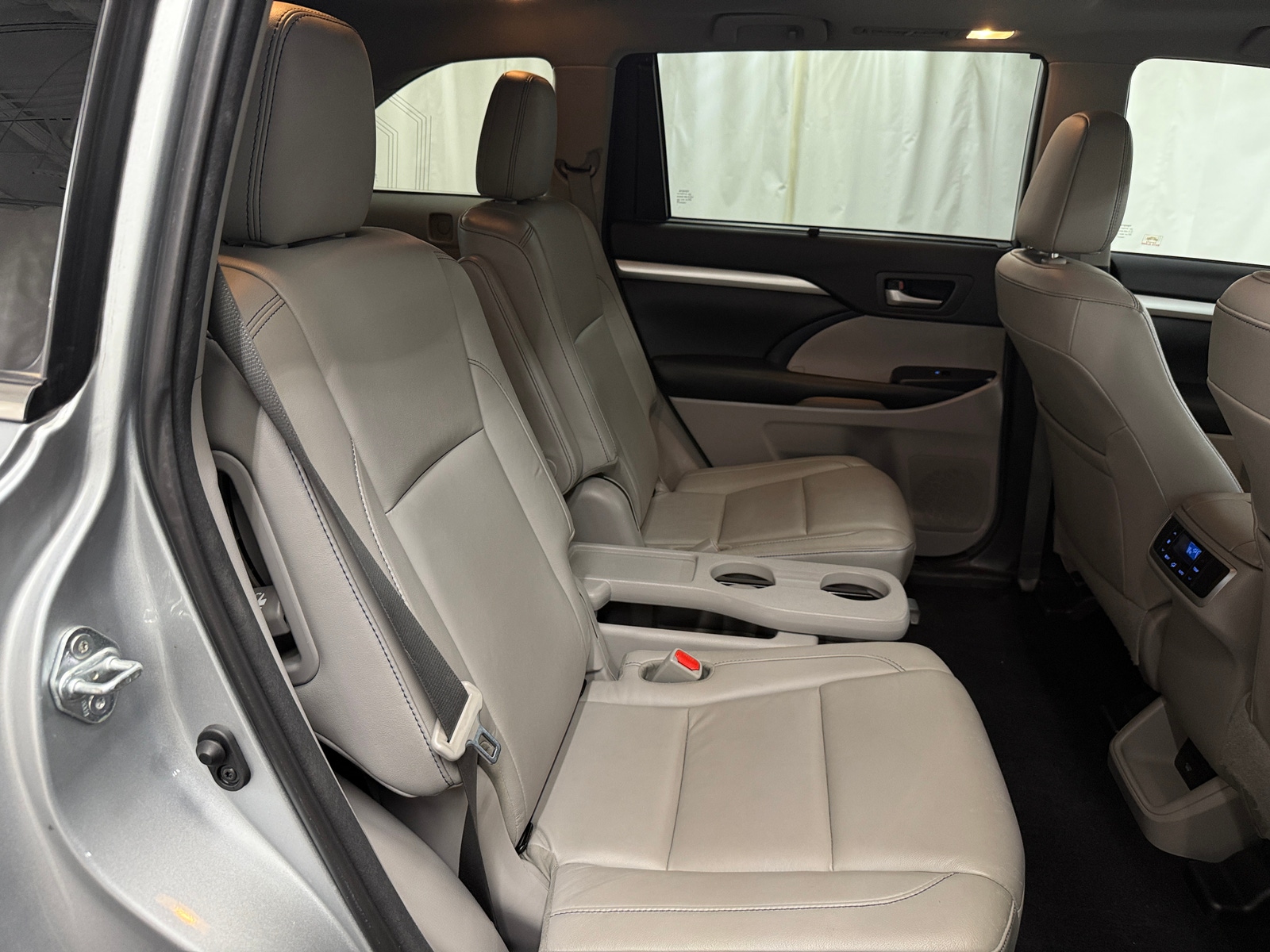Thumbnail: 2018 Toyota Highlander - 5