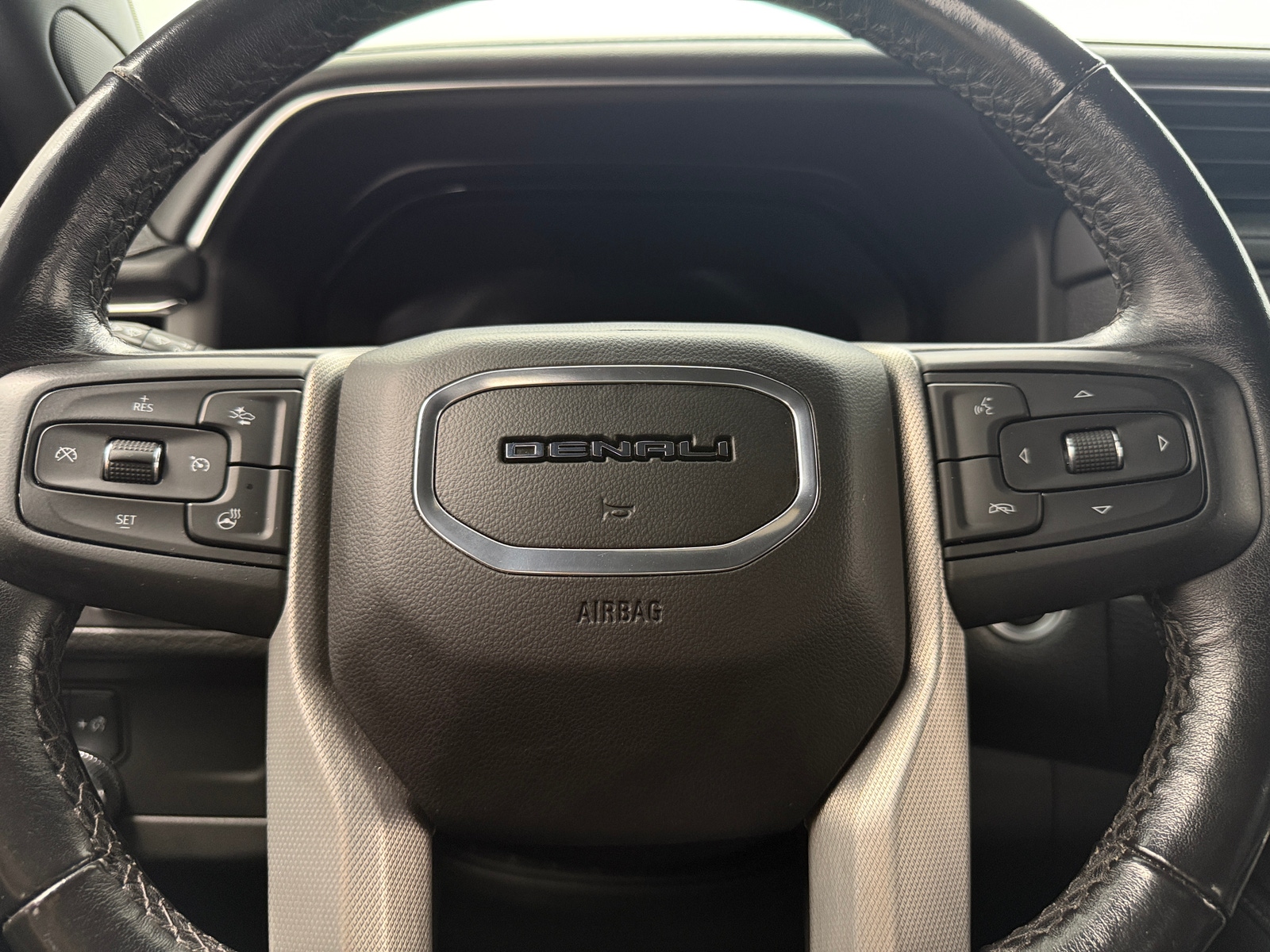 Thumbnail: 2022 GMC Yukon XL - 4