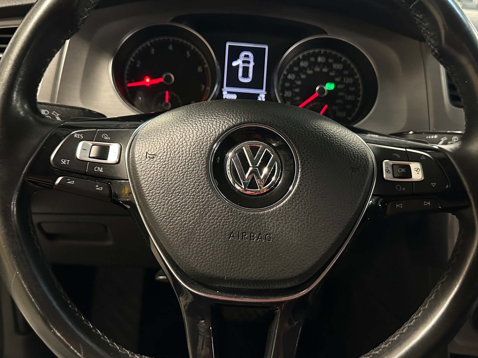 Thumbnail: 2017 Volkswagen Golf - 5