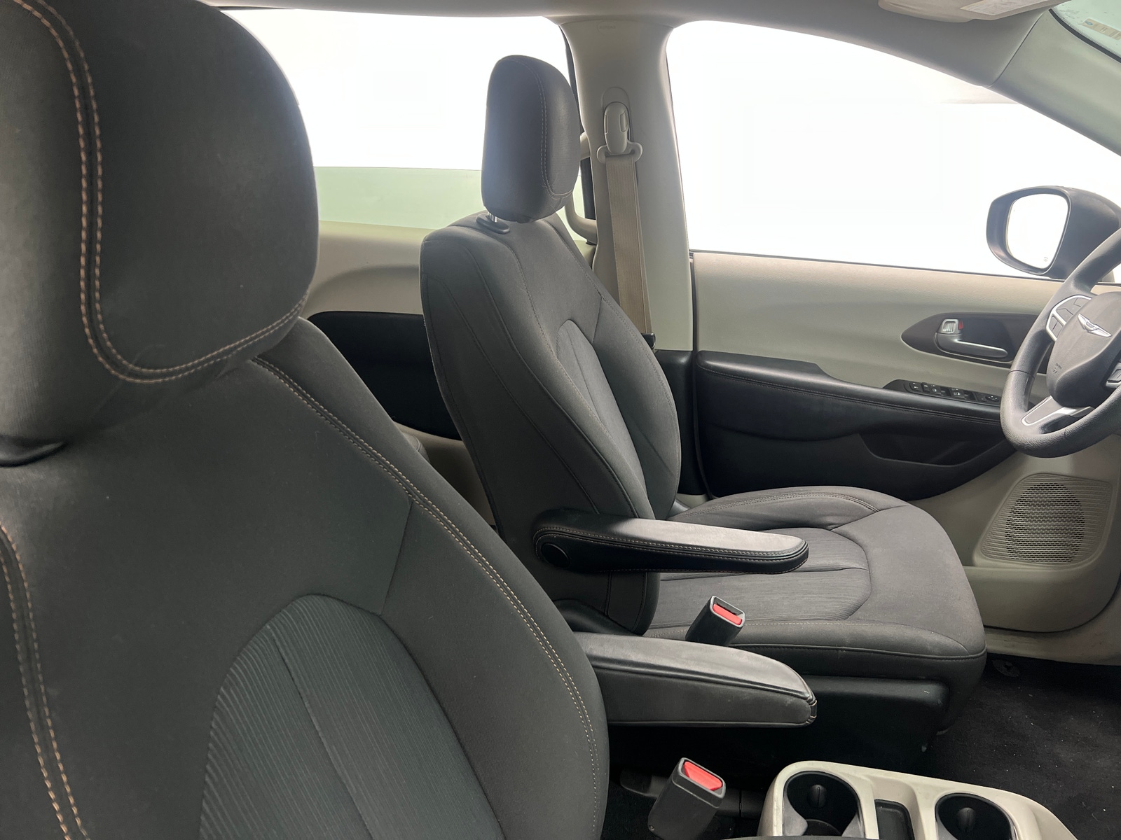 Thumbnail: 2019 Chrysler Pacifica - 2