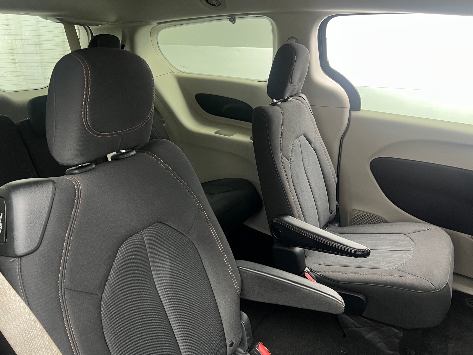 Thumbnail: 2019 Chrysler Pacifica - 6