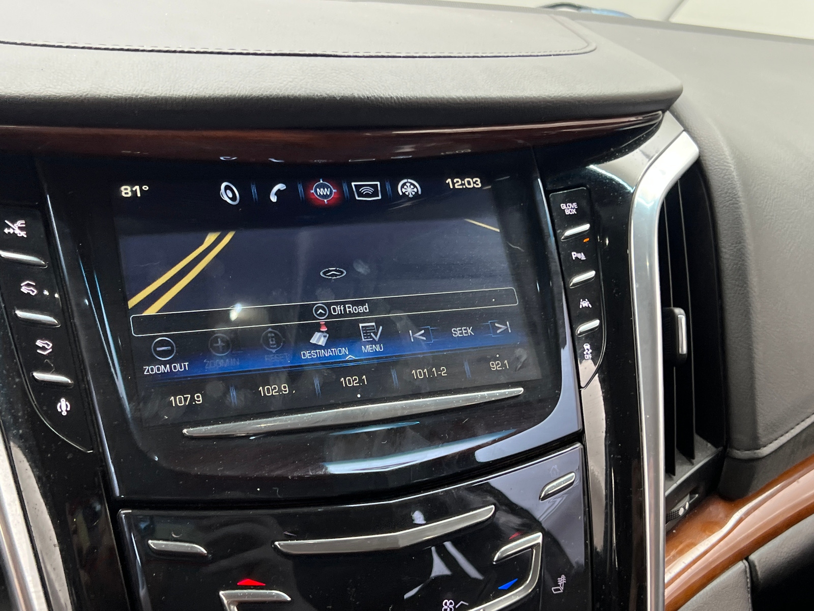 Thumbnail: 2016 Cadillac Escalade - 3