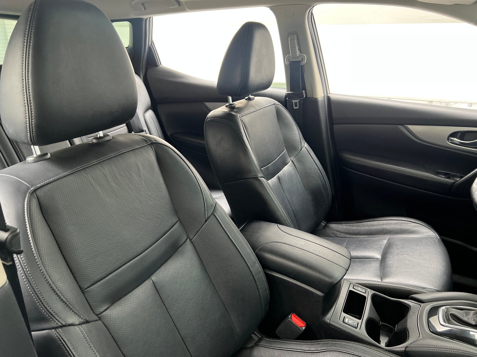 Thumbnail: 2020 Nissan Rogue Sport - 2