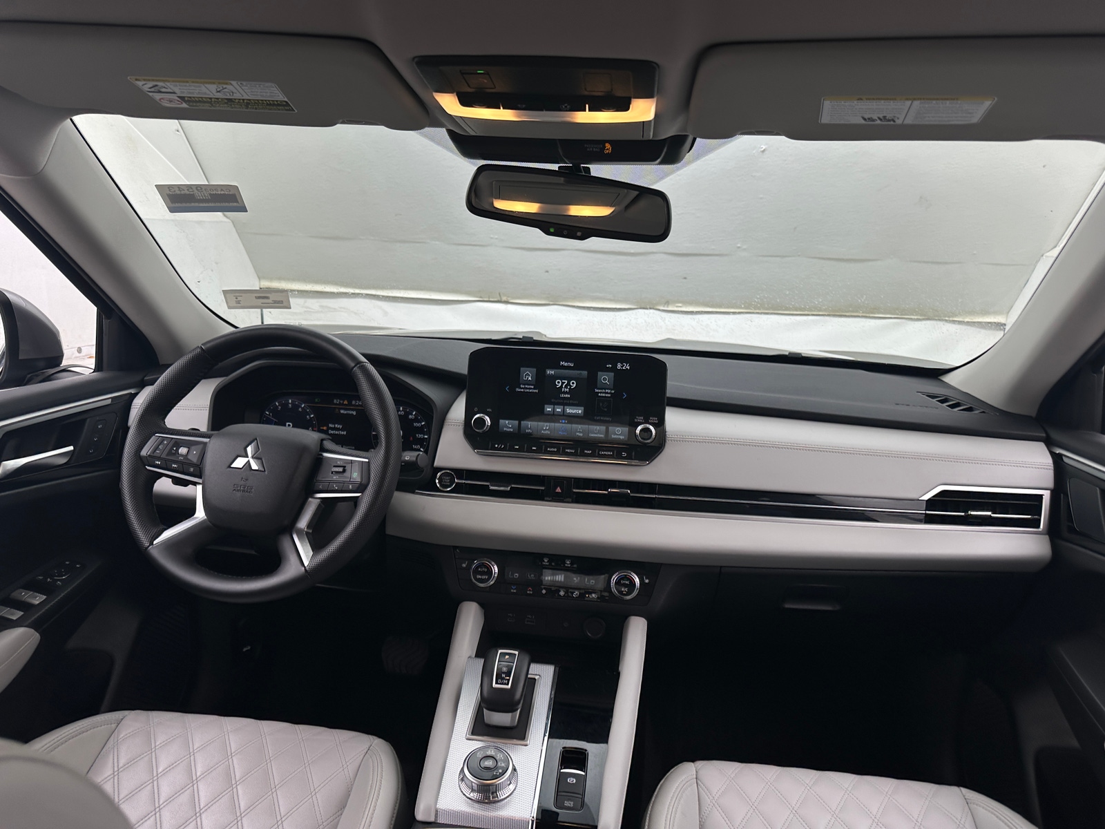 Thumbnail: 2023 Mitsubishi Outlander - 2
