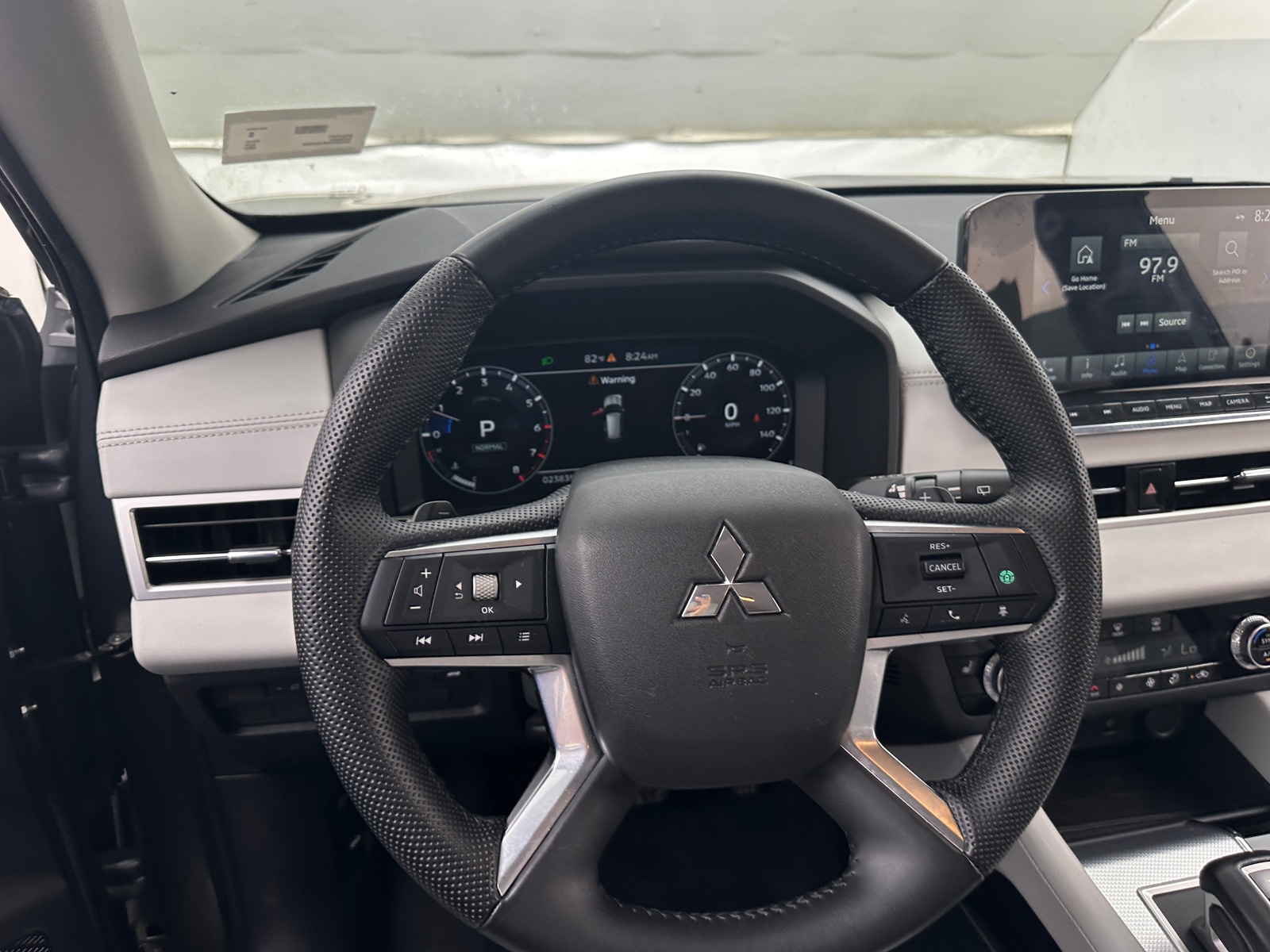 Thumbnail: 2023 Mitsubishi Outlander - 4