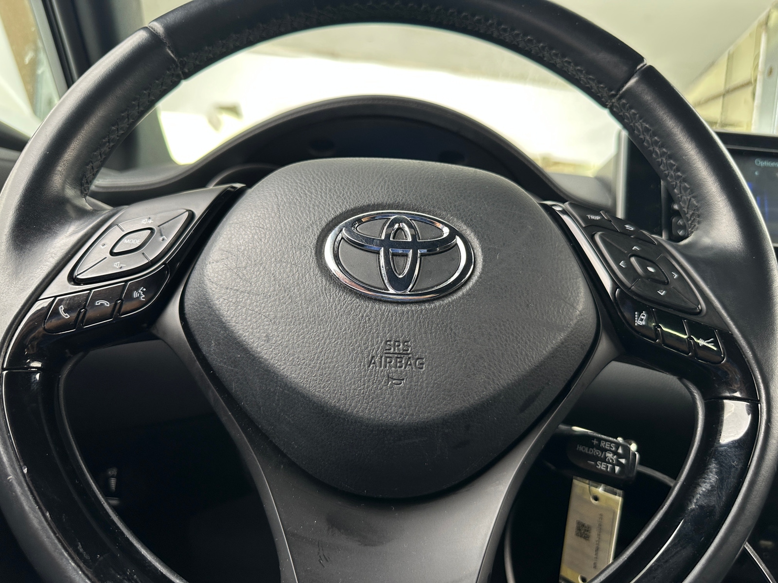 Thumbnail: 2018 Toyota C-HR - 5