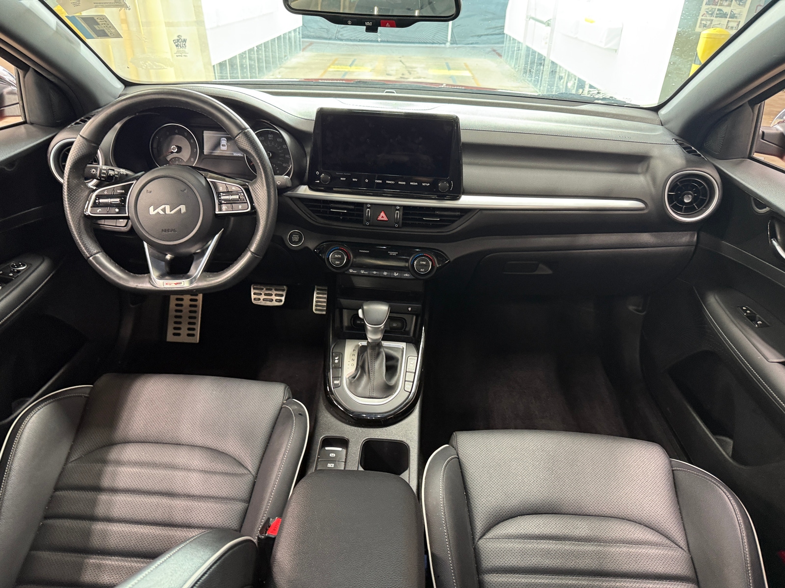 Thumbnail: 2024 Kia Forte - 3