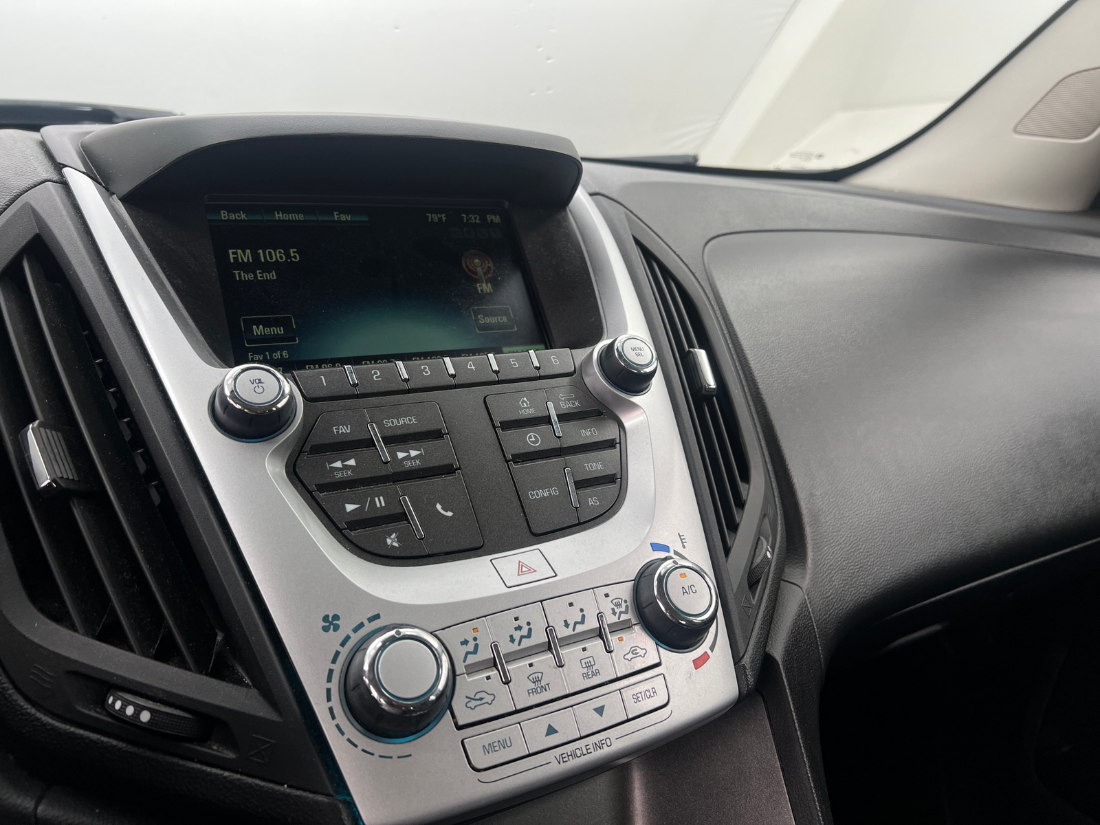 Thumbnail: 2017 Chevrolet Equinox - 4