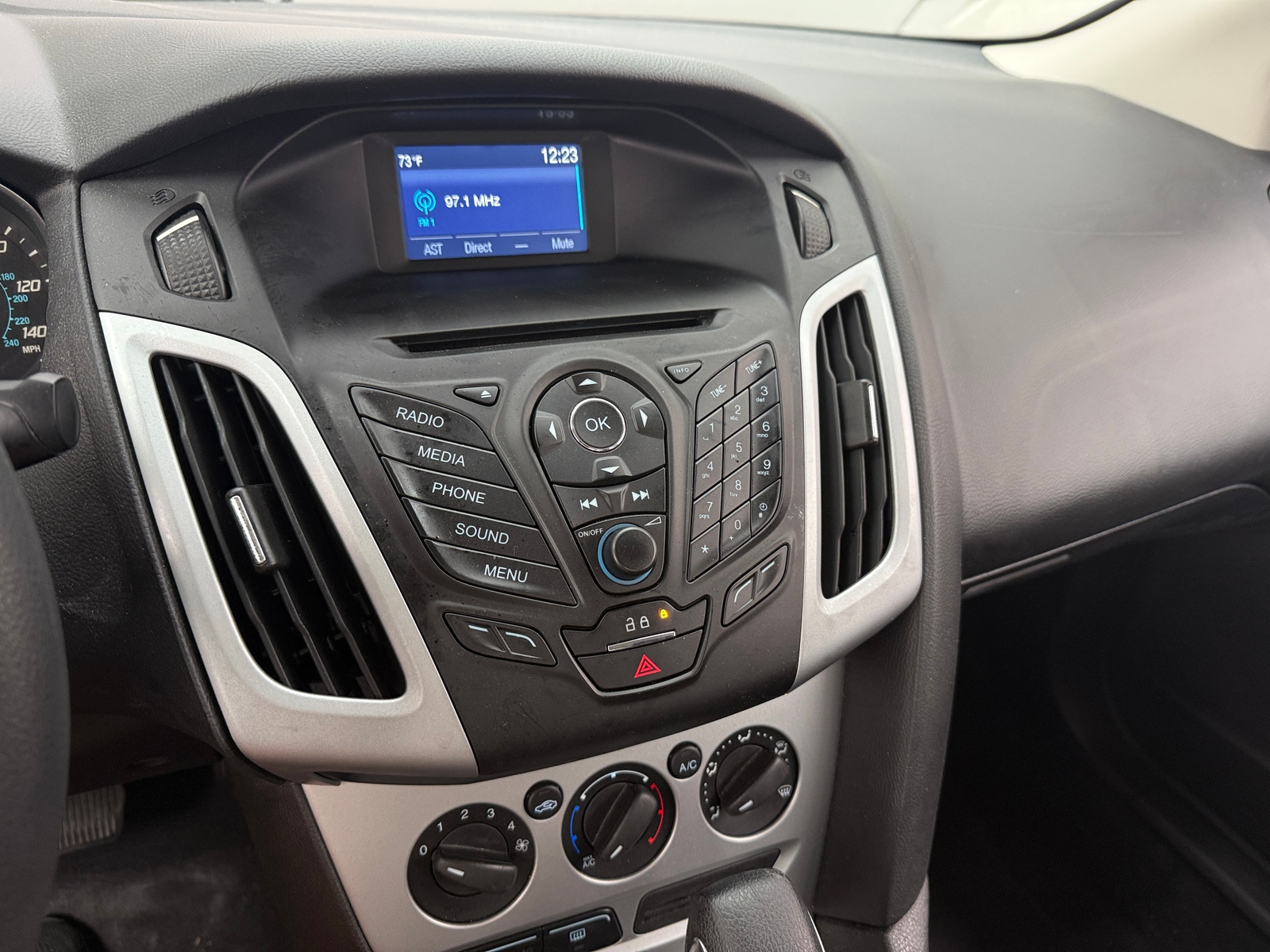 Thumbnail: 2014 Ford Focus - 4