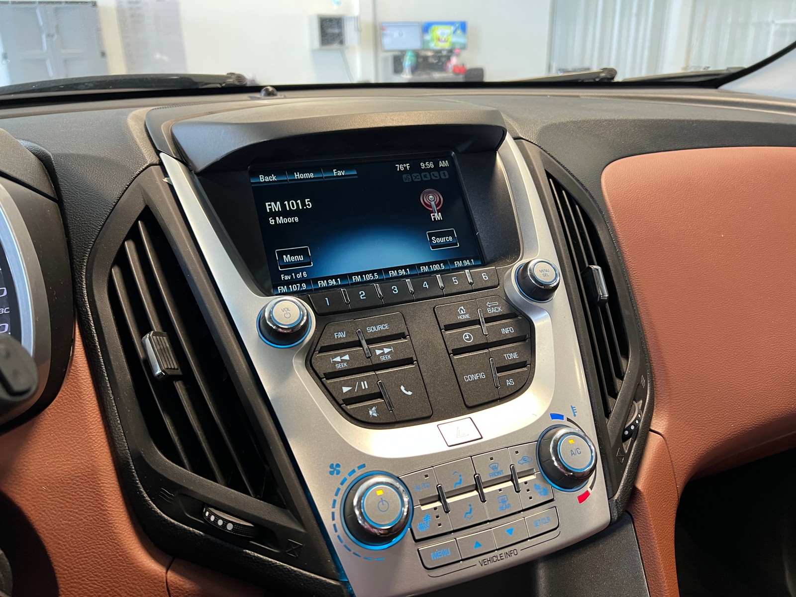 Thumbnail: 2017 Chevrolet Equinox - 3