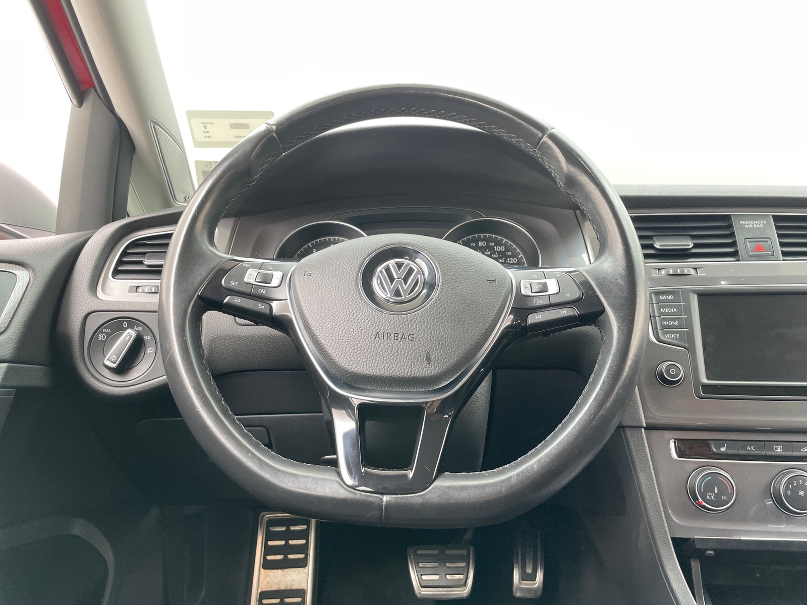 Thumbnail: 2017 Volkswagen Golf - 4