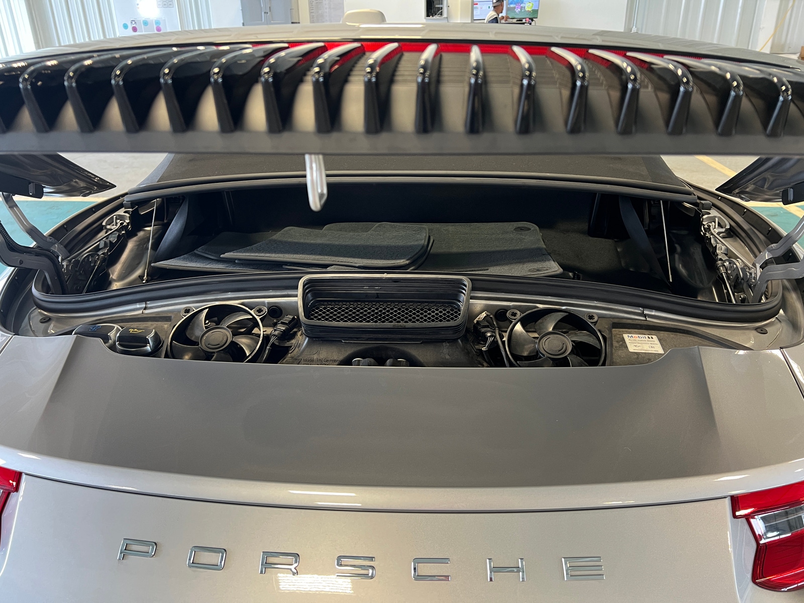 Thumbnail: 2018 Porsche 911 - 6
