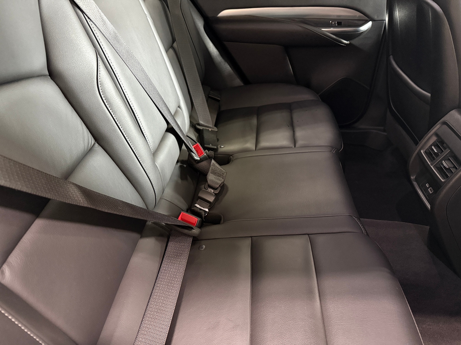 Thumbnail: 2022 Cadillac XT4 - 5