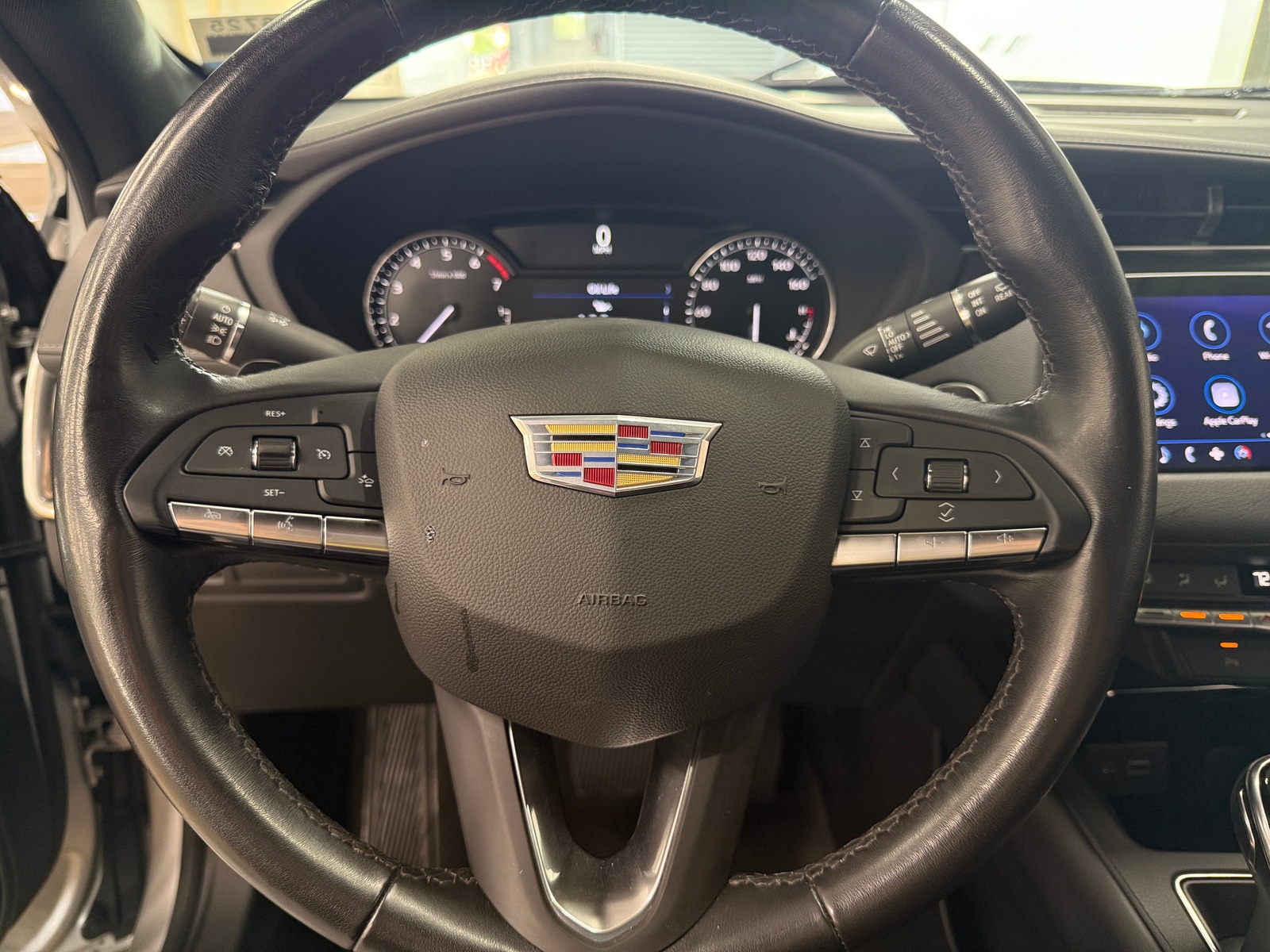 Thumbnail: 2022 Cadillac XT4 - 4