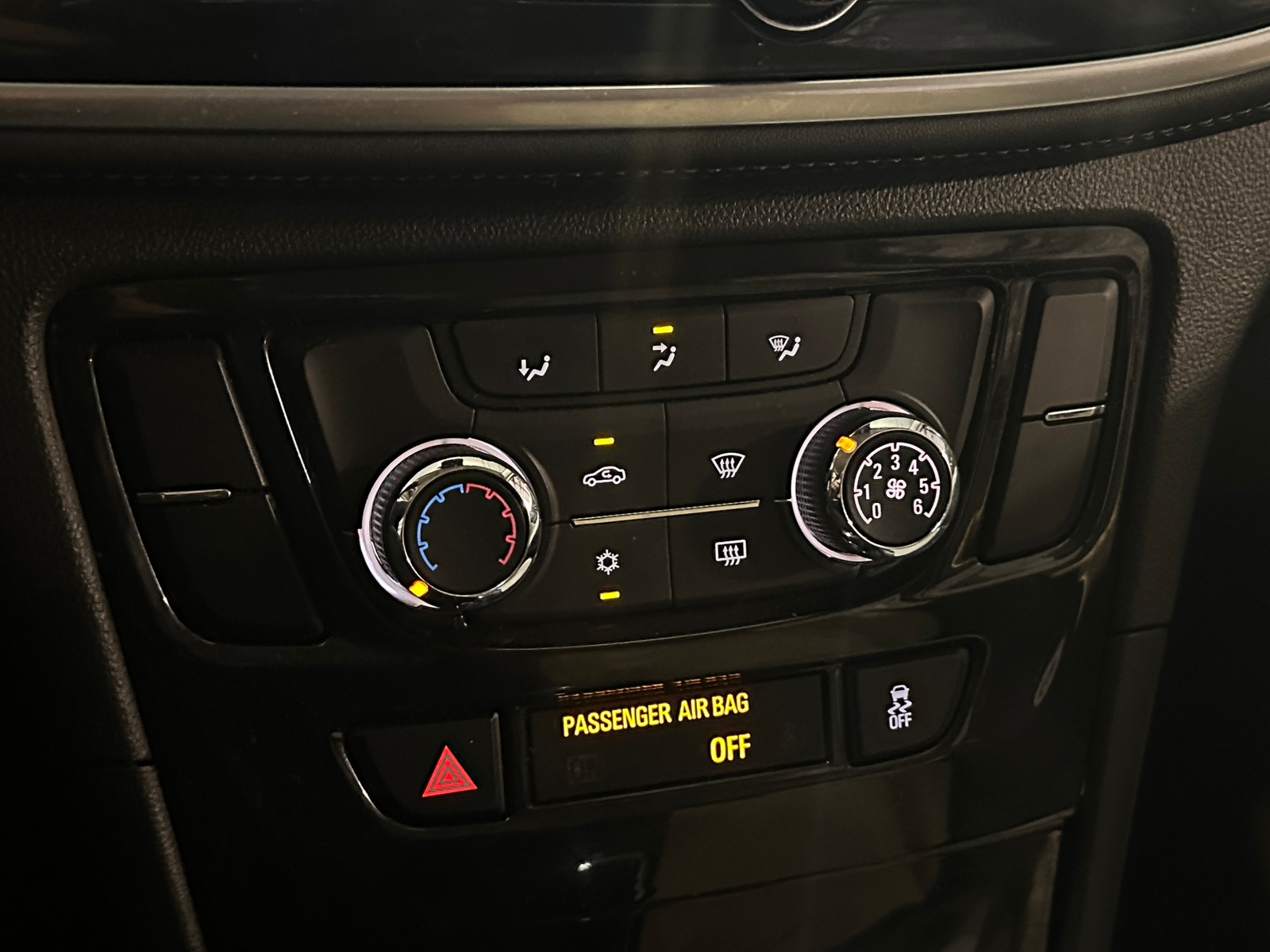 Thumbnail: 2019 Buick Encore - 4