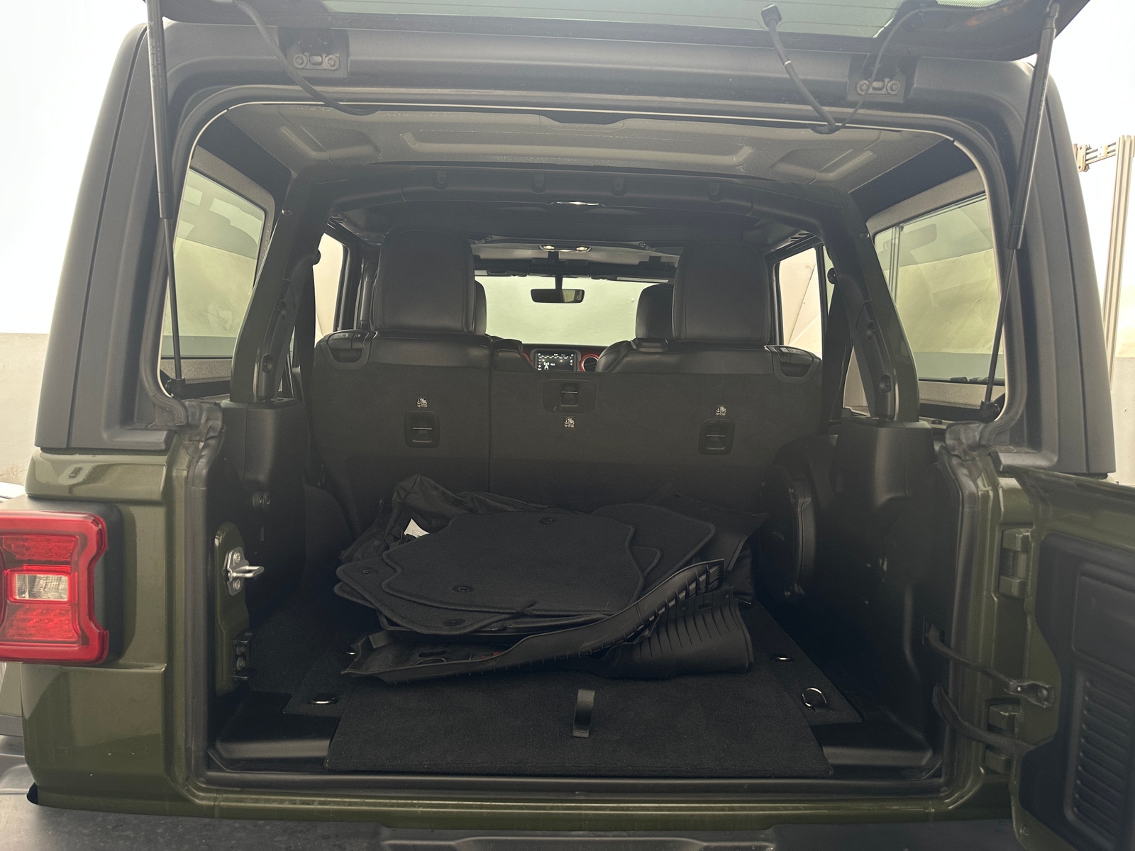 Thumbnail: 2020 Jeep Wrangler - 6
