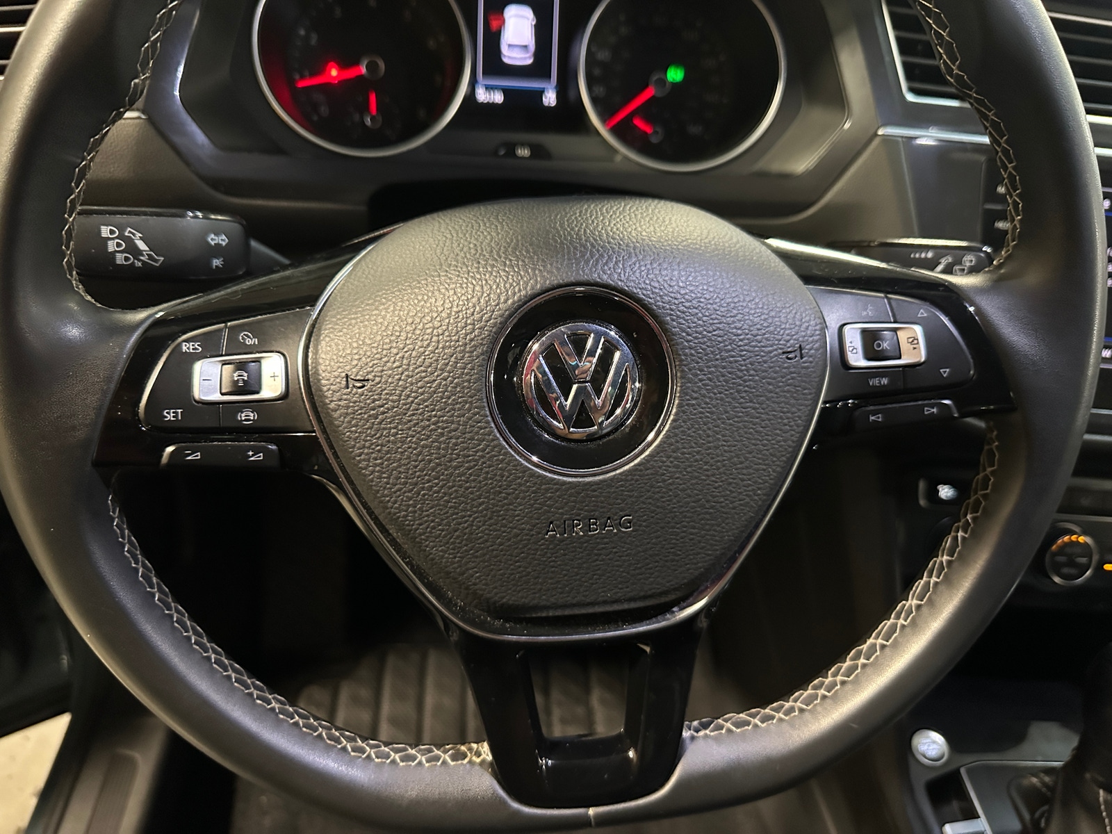 Thumbnail: 2021 Volkswagen Tiguan - 4