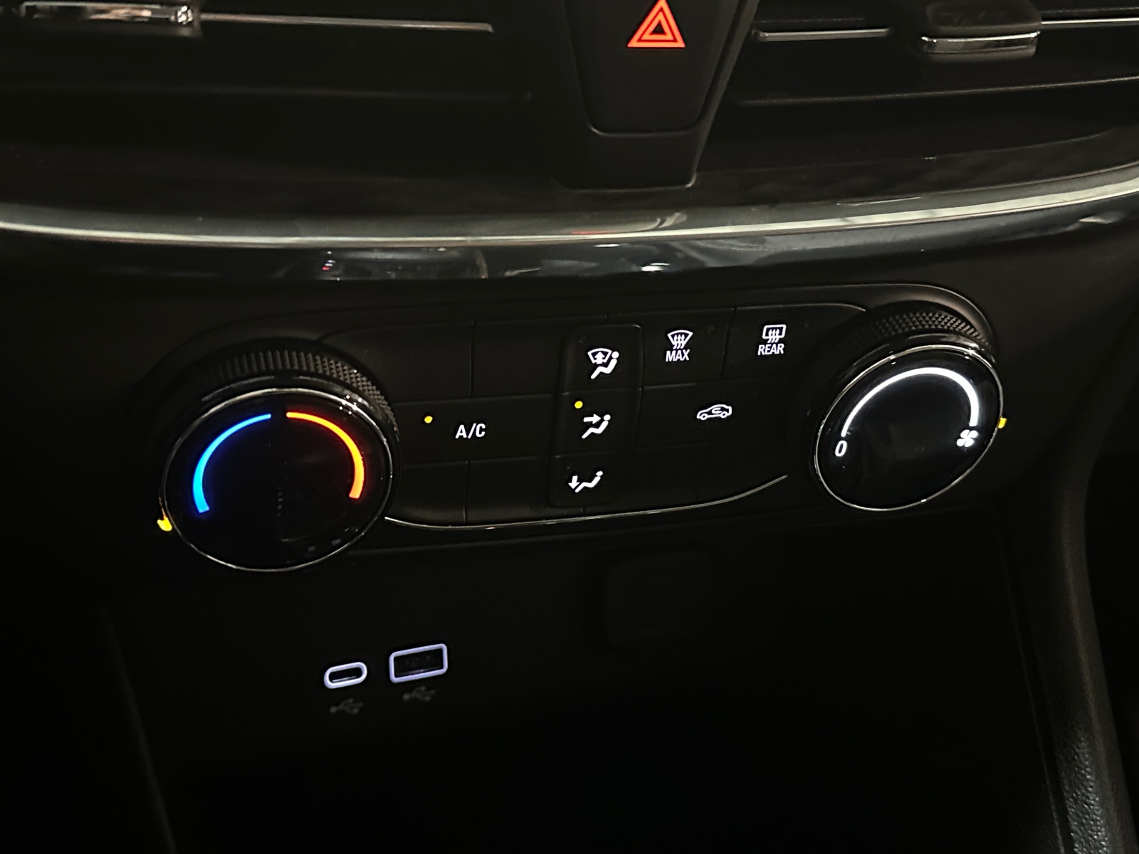 Thumbnail: 2024 Buick Encore GX - 4