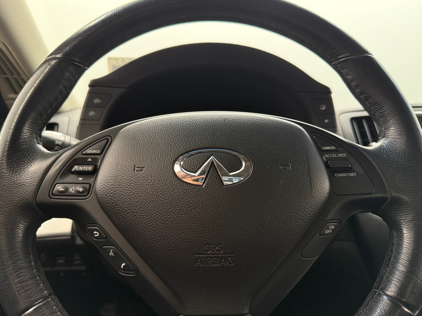 Thumbnail: 2015 INFINITI Q60 - 3
