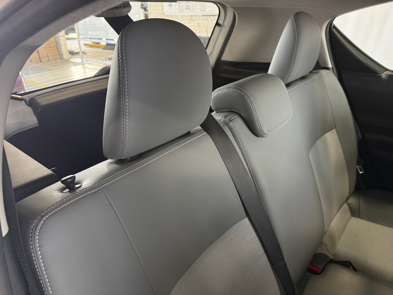 Thumbnail: 2015 Toyota Prius c - 5