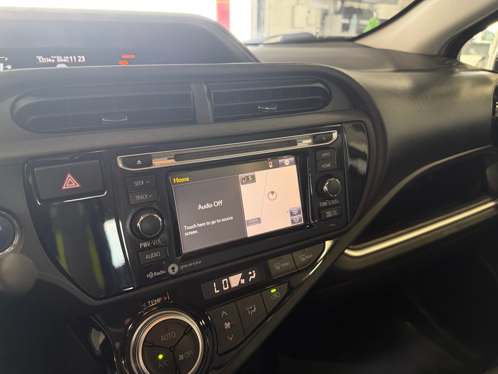 Thumbnail: 2015 Toyota Prius c - 3
