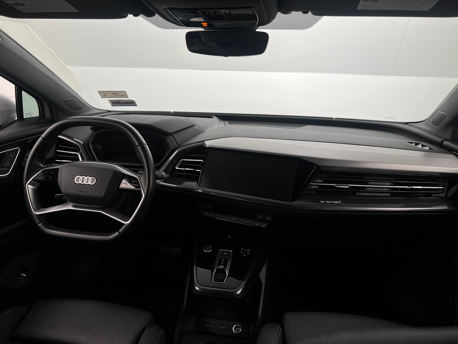 Thumbnail: 2023 Audi Q4 e-tron - 2