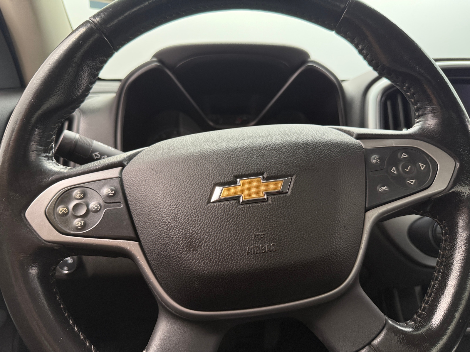 Thumbnail: 2022 Chevrolet Colorado - 5