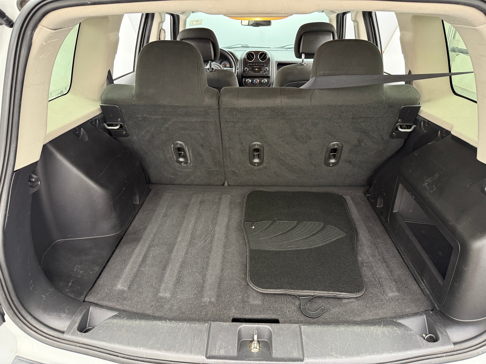 Thumbnail: 2017 Jeep Patriot - 7