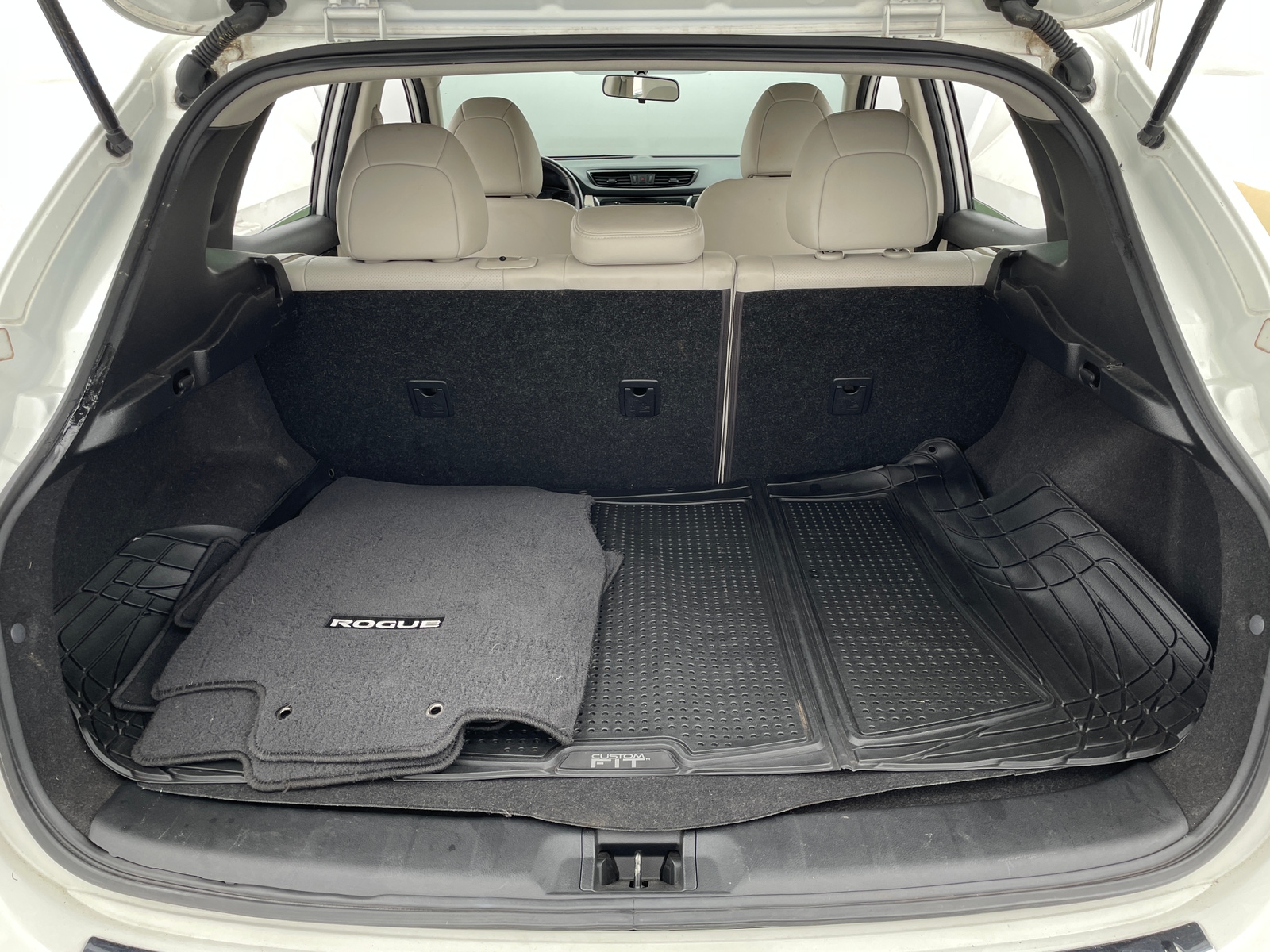 Thumbnail: 2017 Nissan Rogue Sport - 6