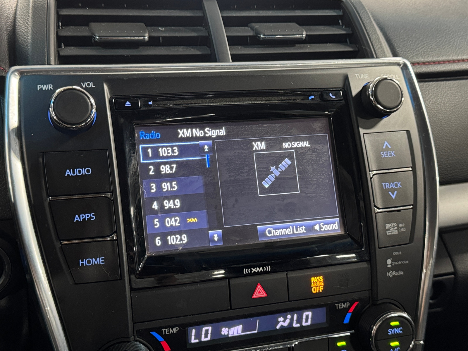 Thumbnail: 2016 Toyota Camry - 4