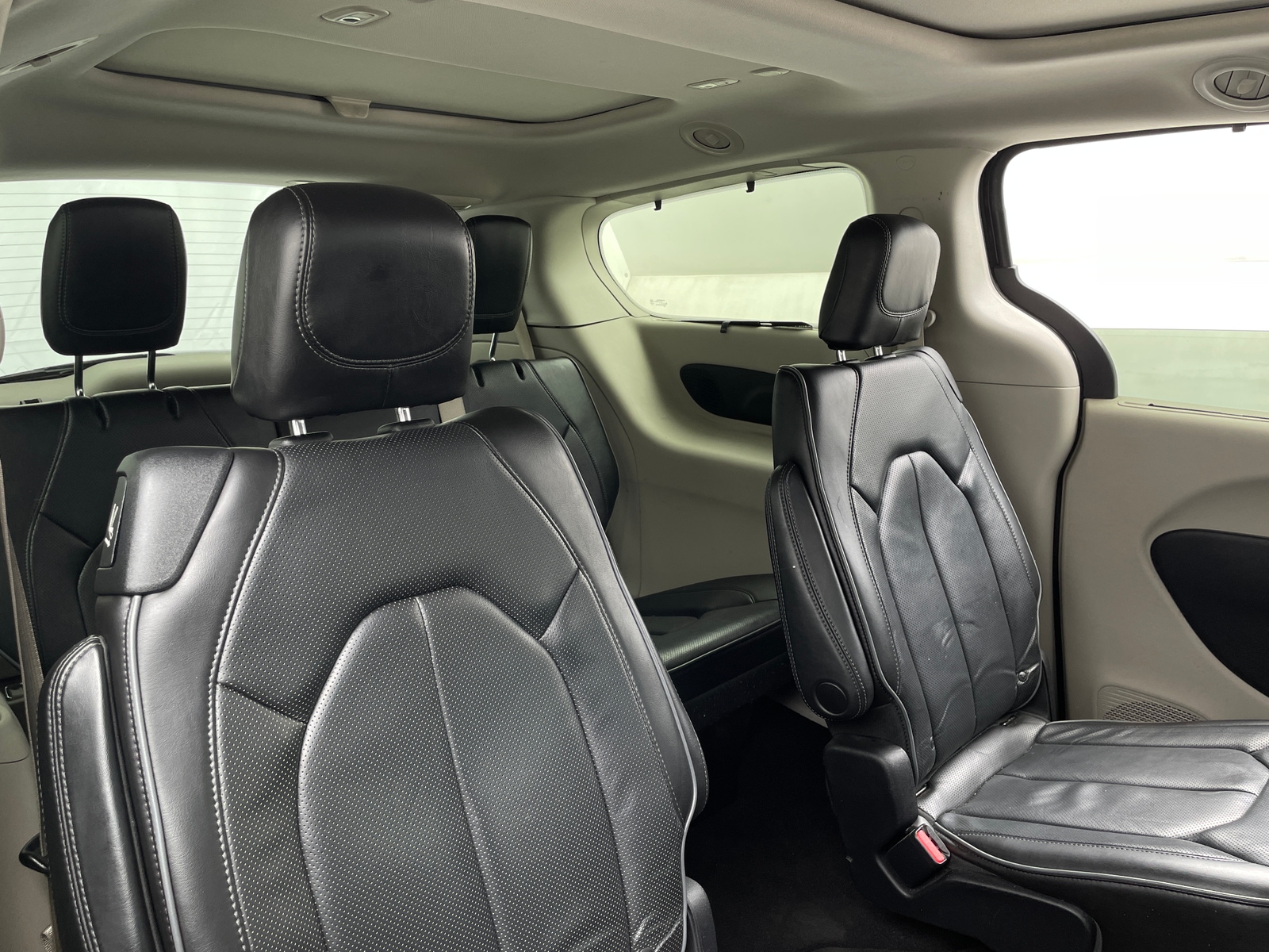 Thumbnail: 2019 Chrysler Pacifica - 5