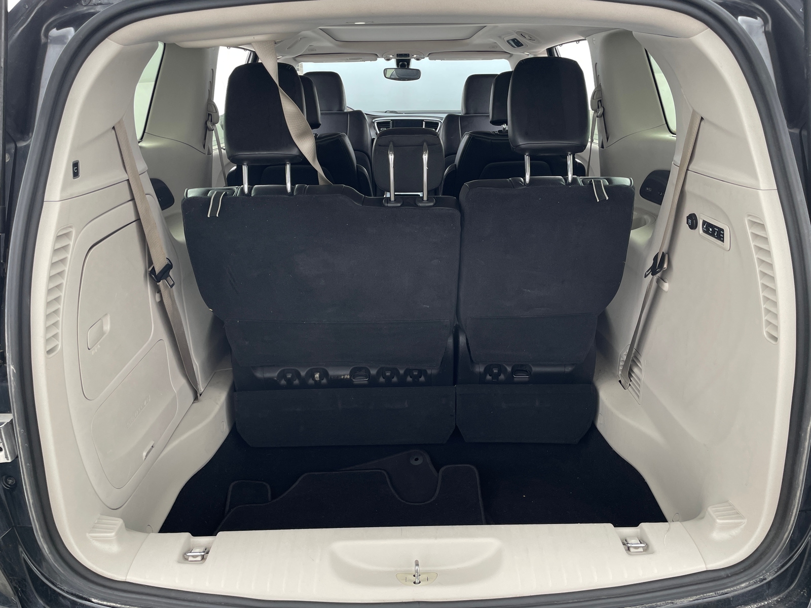 Thumbnail: 2019 Chrysler Pacifica - 6