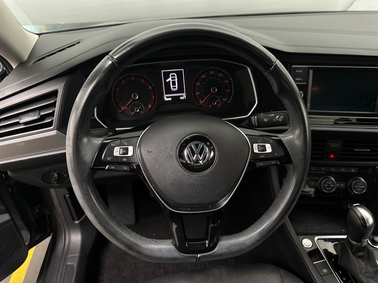 Thumbnail: 2019 Volkswagen Jetta - 4