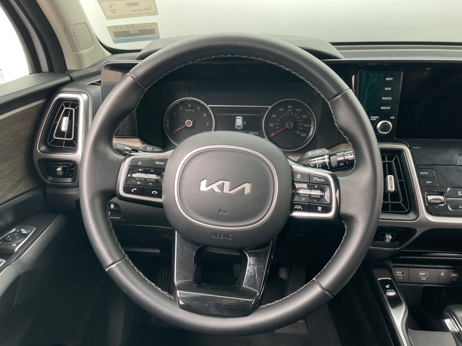 Thumbnail: 2022 Kia Sorento - 4