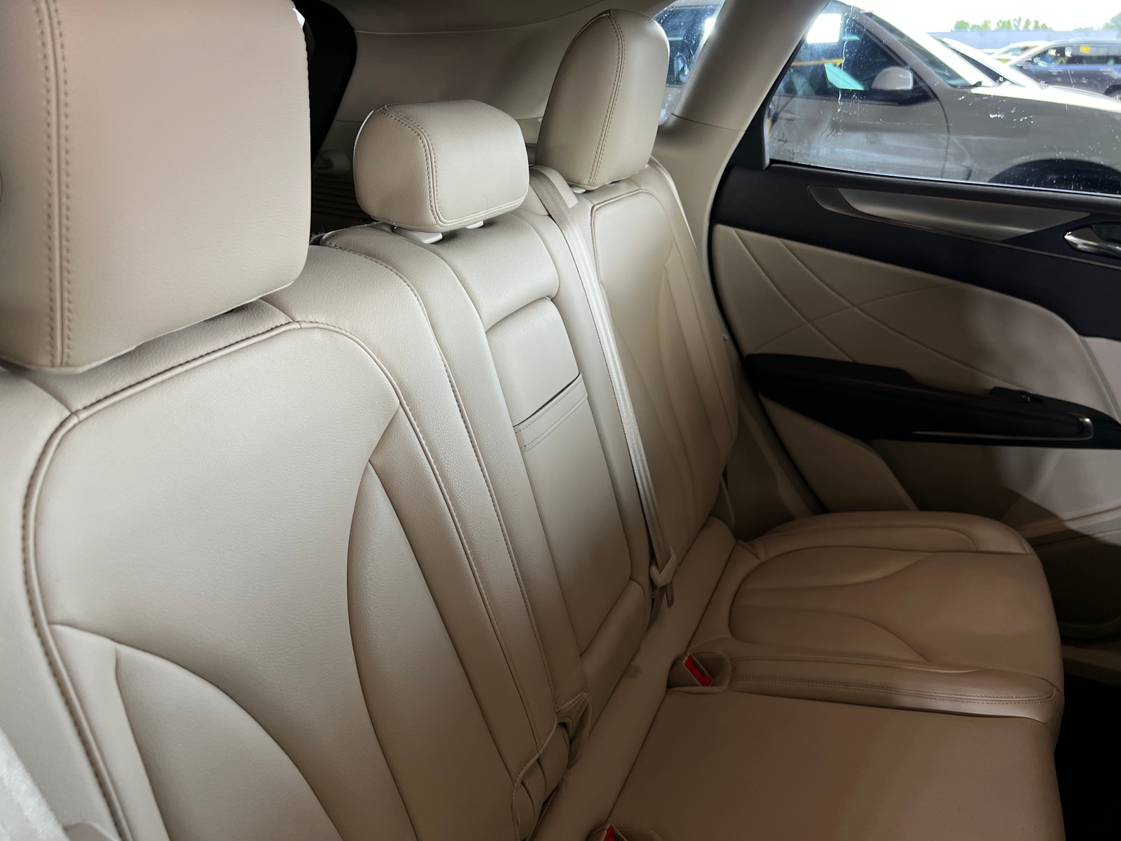 Thumbnail: 2017 Lincoln MKC - 6