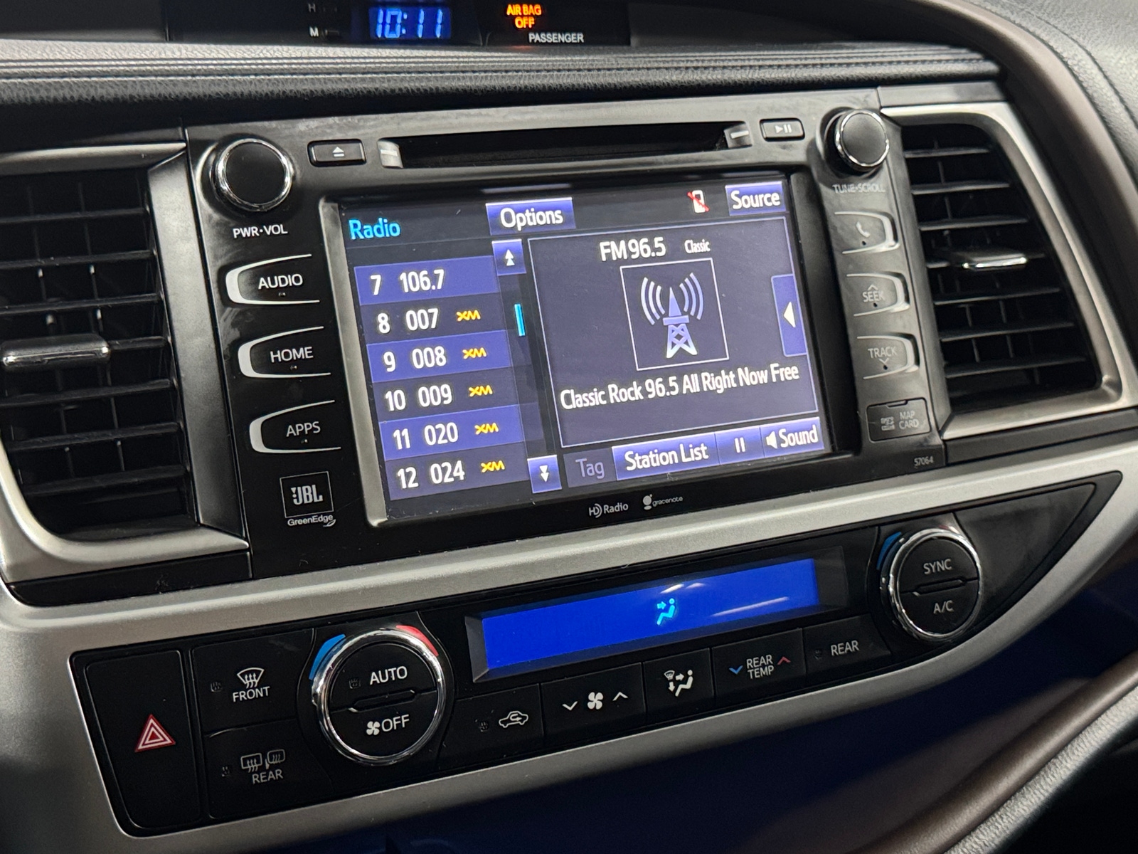 Thumbnail: 2015 Toyota Highlander - 3