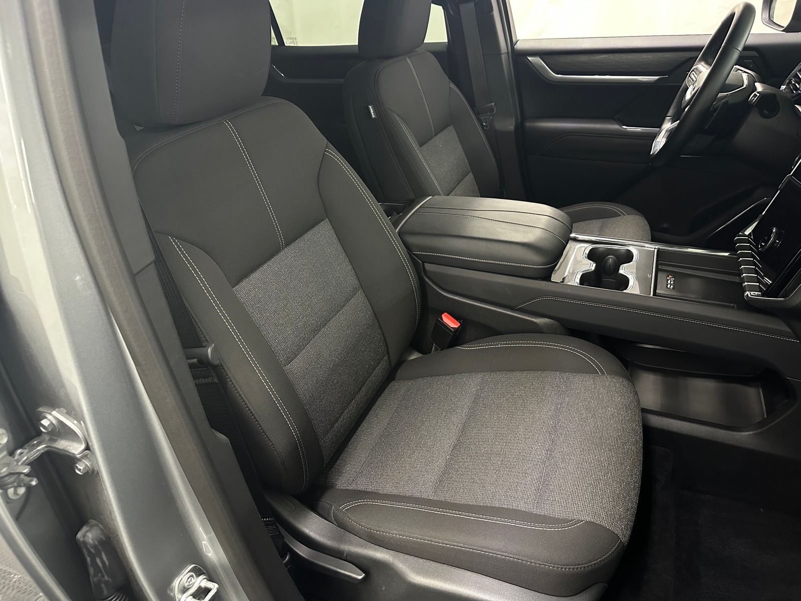Thumbnail: 2025 GMC Acadia - 2