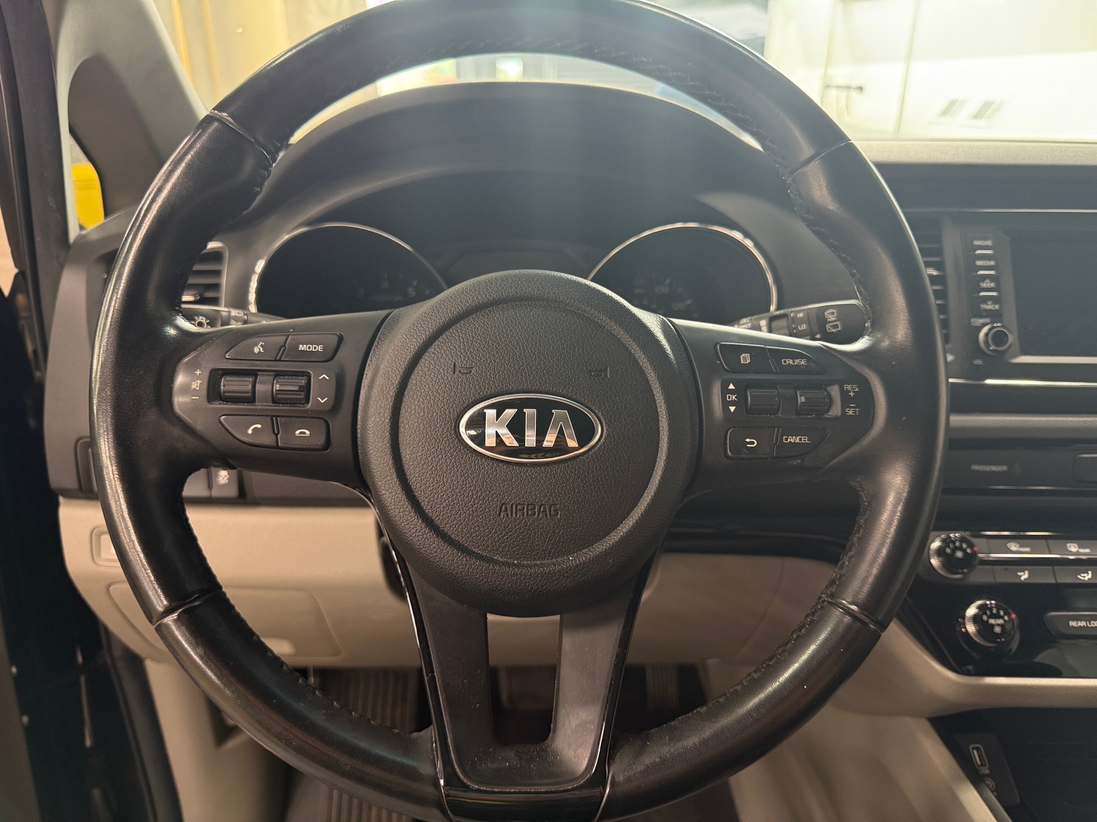 Thumbnail: 2021 Kia Sedona - 4