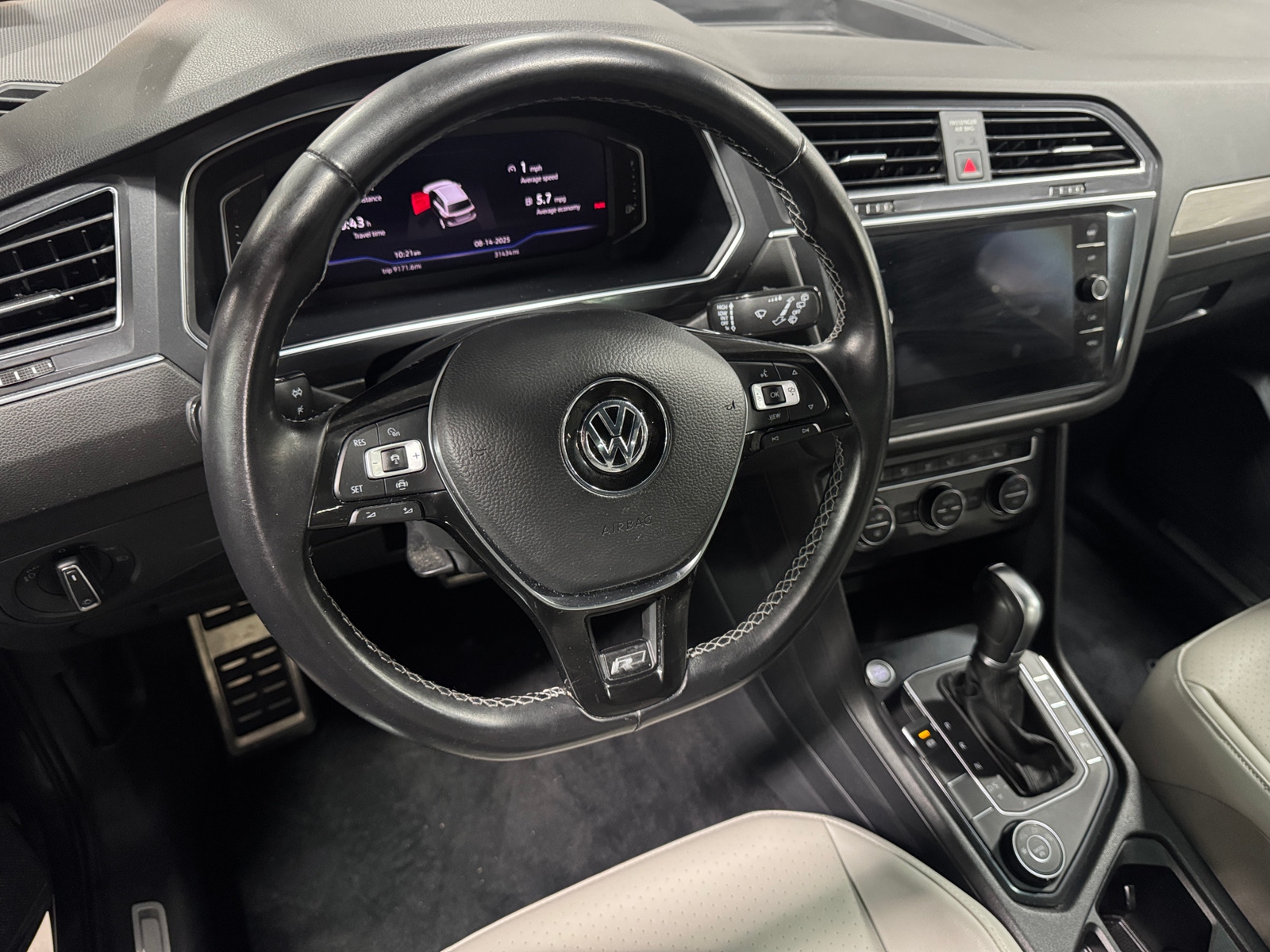 Thumbnail: 2019 Volkswagen Tiguan - 4