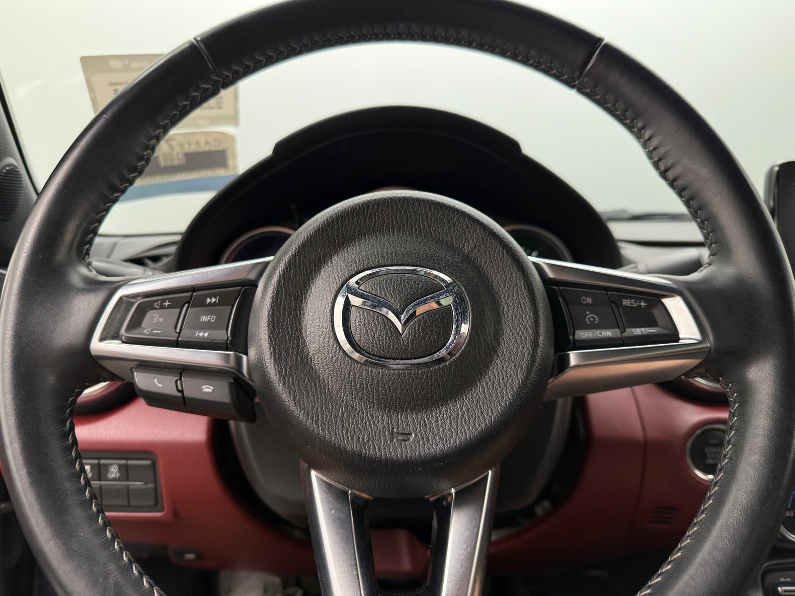 Thumbnail: 2020 Mazda MX-5 Miata - 4