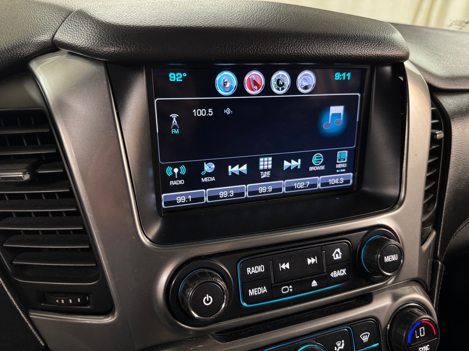 Thumbnail: 2016 Chevrolet Tahoe - 4
