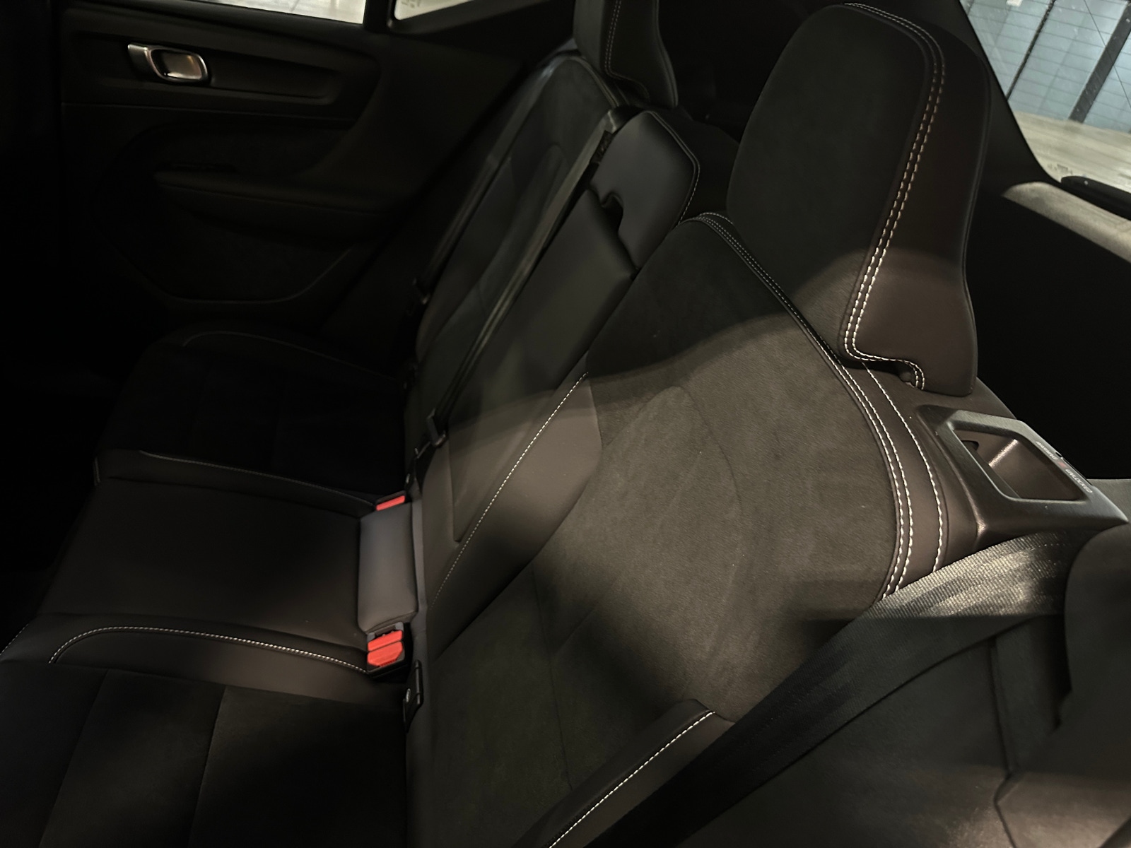 Thumbnail: 2023 Volvo XC40 - 6