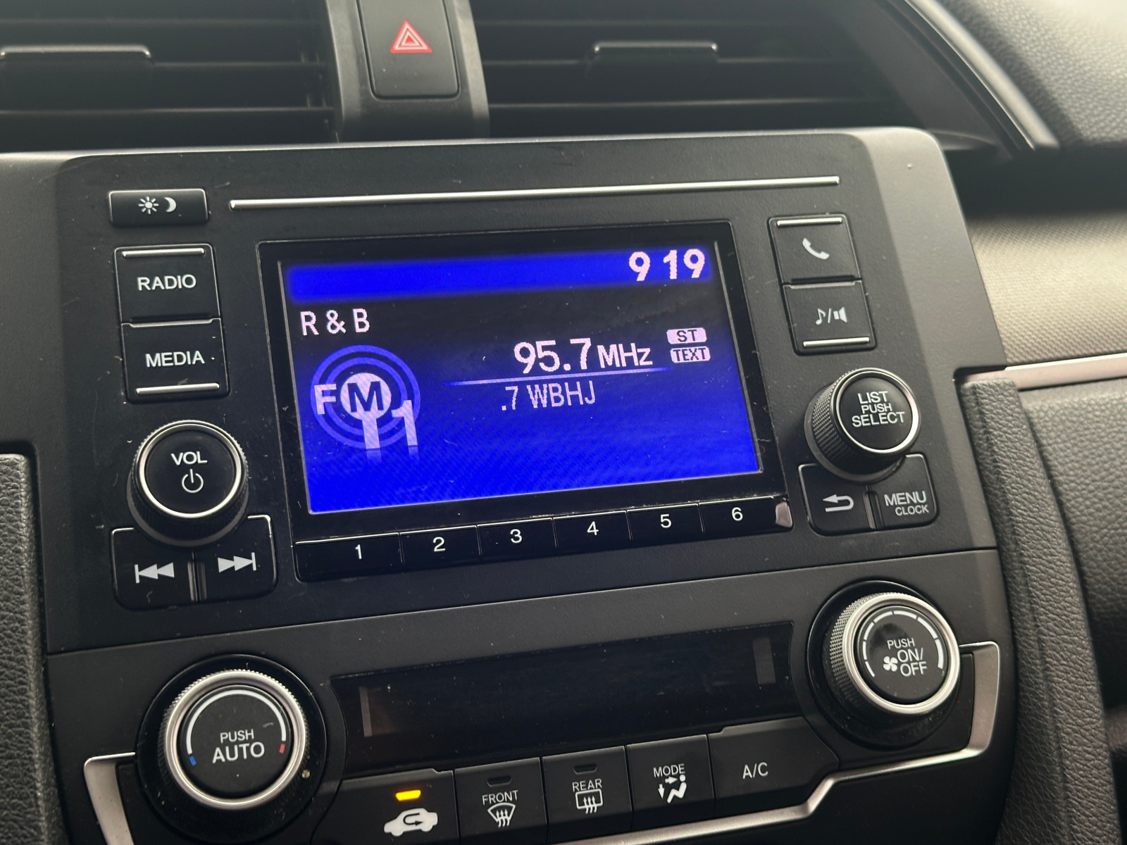Thumbnail: 2019 Honda Civic - 4