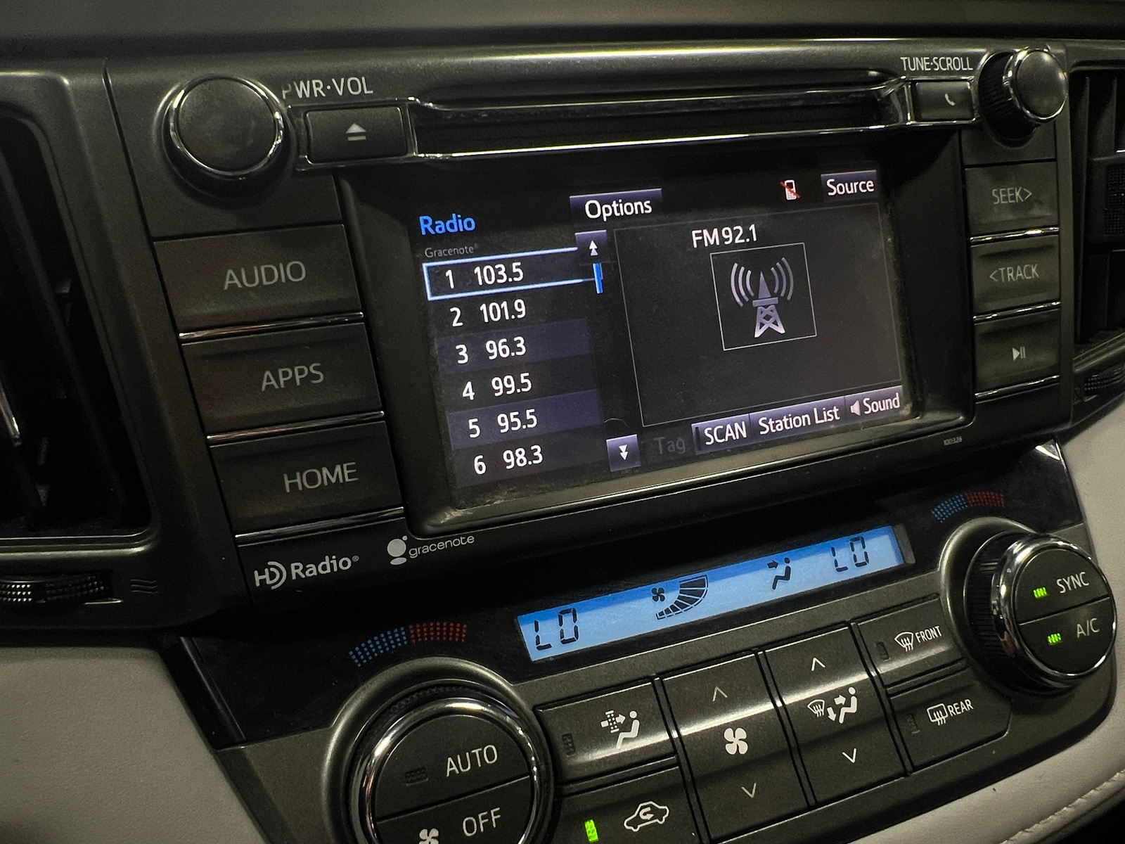 Thumbnail: 2014 Toyota RAV4 - 4
