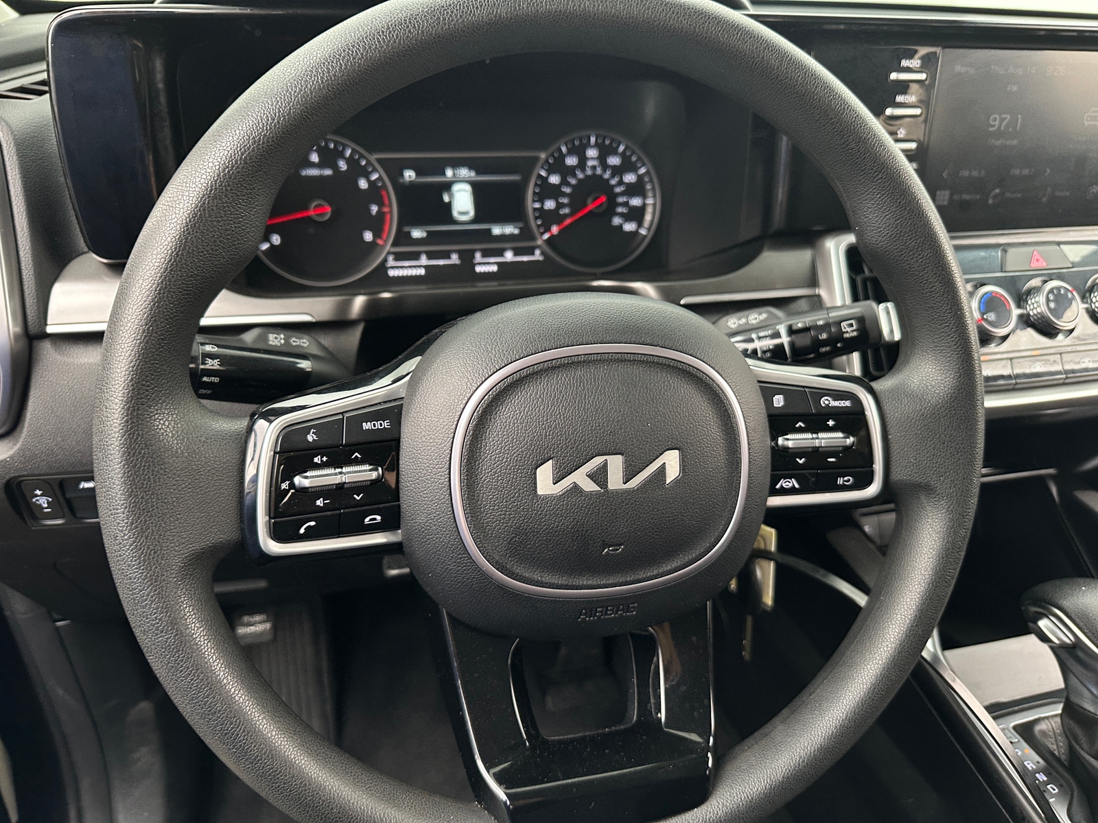 Thumbnail: 2023 Kia Sorento - 5