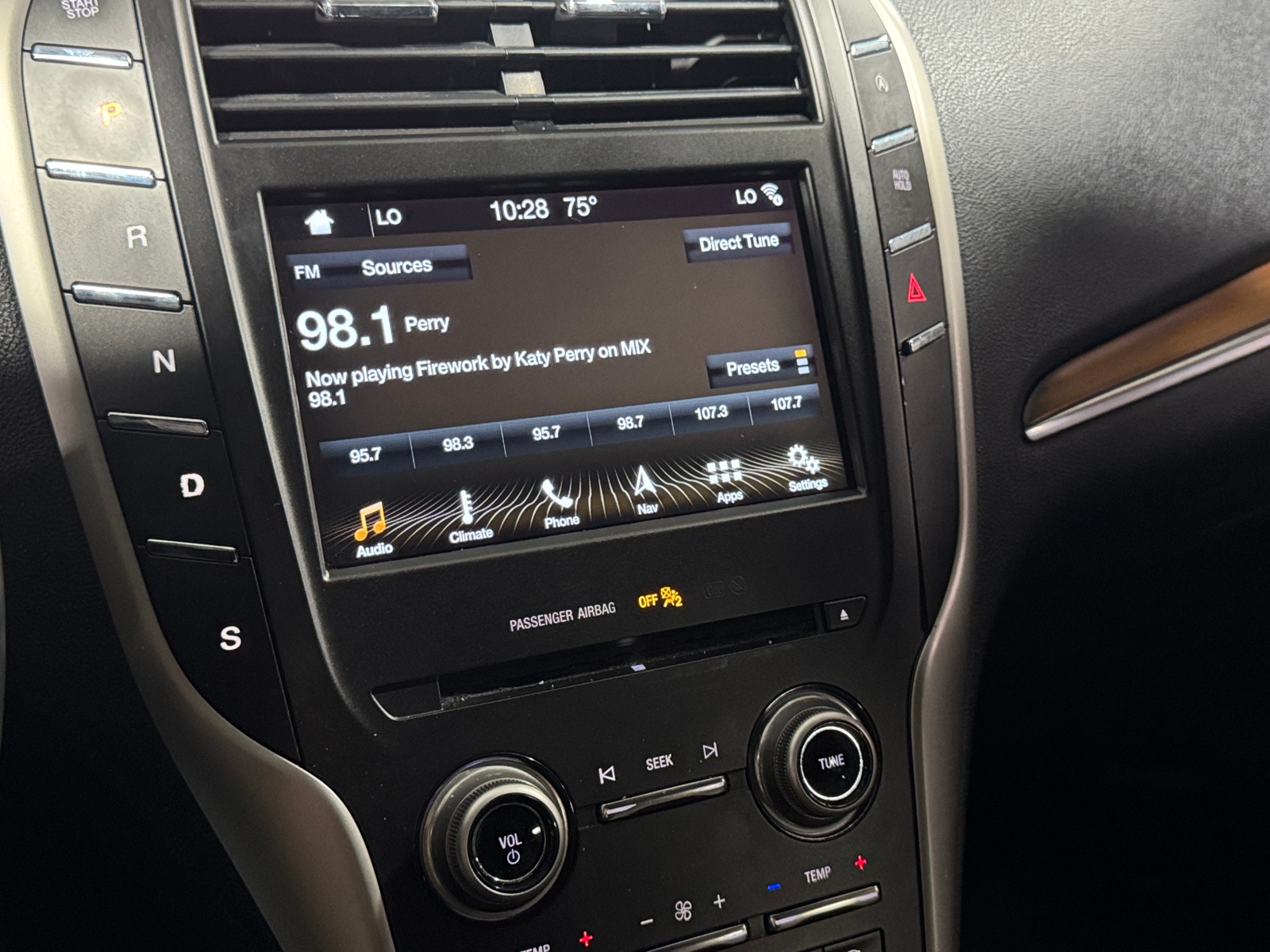 Thumbnail: 2017 Lincoln MKC - 3