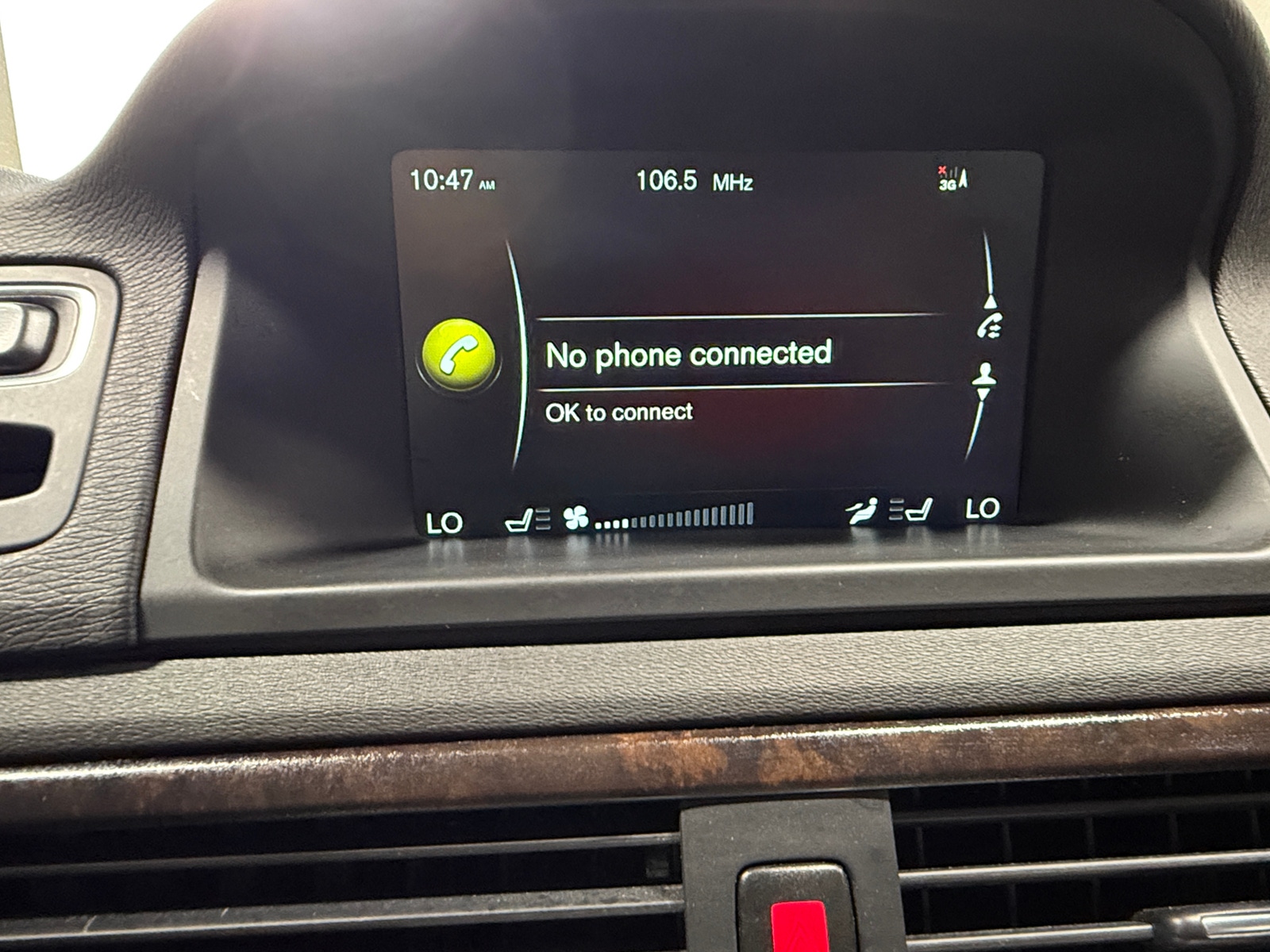 Thumbnail: 2015 Volvo XC70 - 3